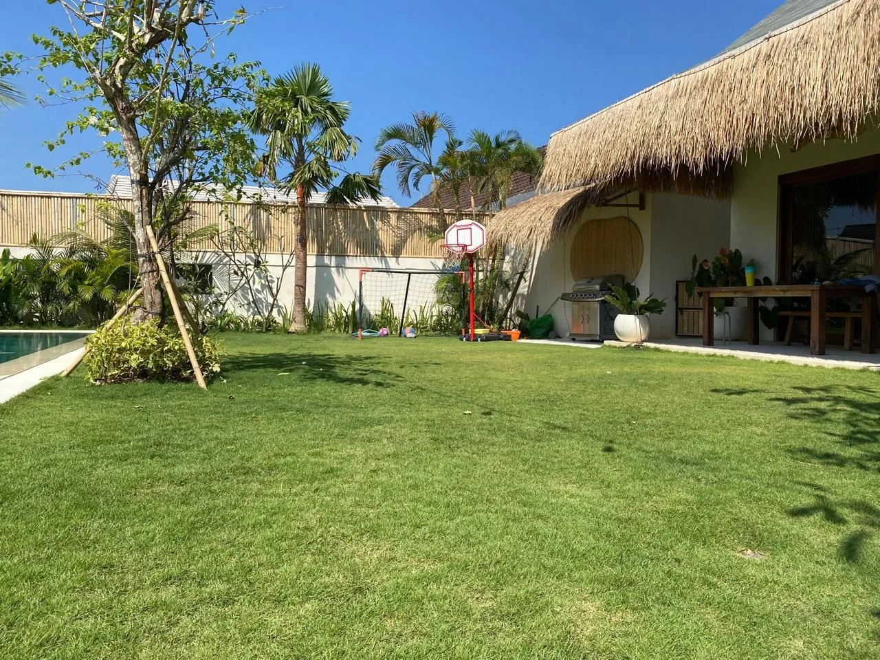 Villa For Rent 4 Bedrooms In Bumbak Umalas Kerobokan Bali SF-3933