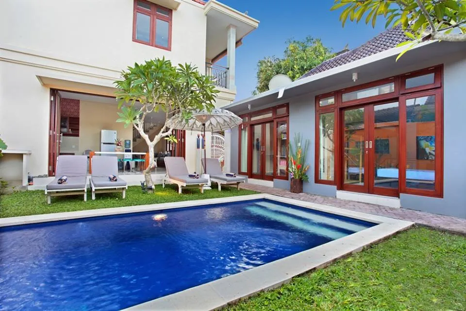Seminyak 5BR Double Six Beach Villa. Private Pool. Staff. Walk to Beach & Shops