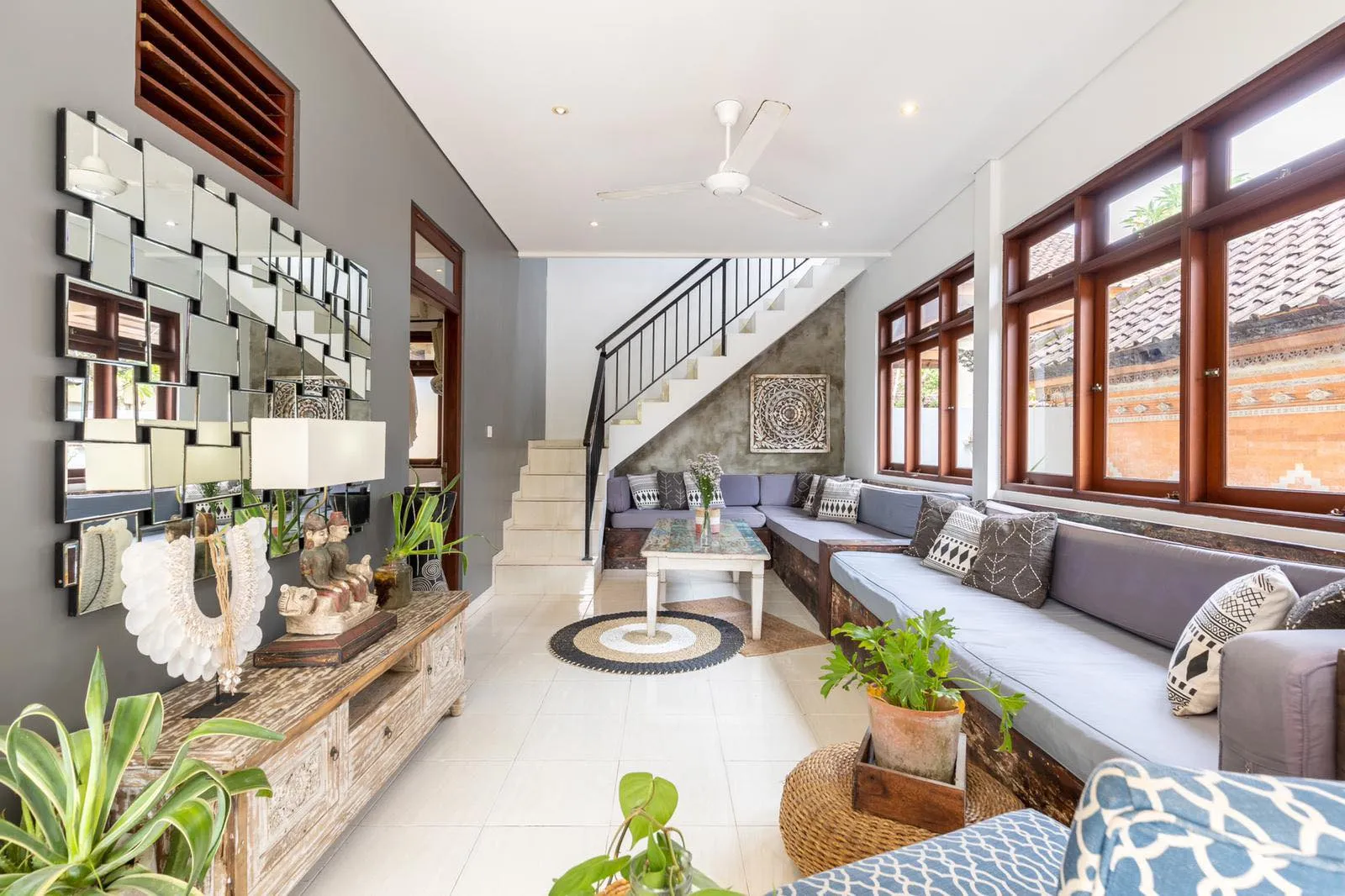 Seminyak 5BR Double Six Beach Villa. Private Pool. Staff. Walk to Beach & Shops — image 3