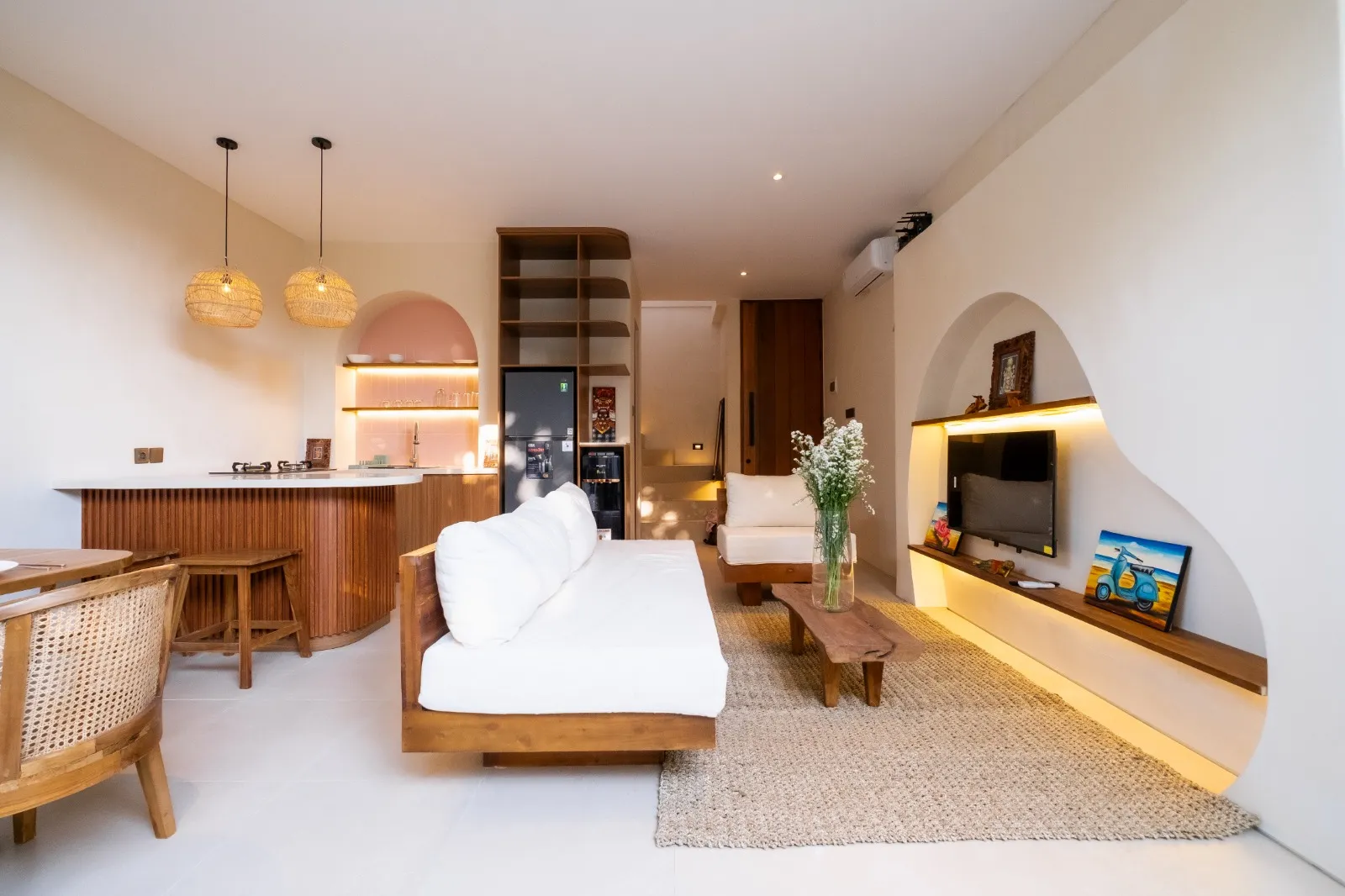 RKY27: Modern Tropical 1BR Townhouse - Buduk — image 1