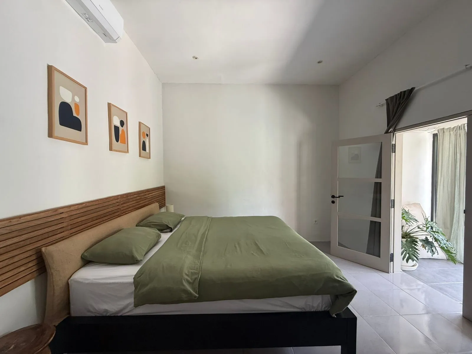 Villa For Rent 4 Bed In Kerobokan Kelod Bali LU-3936 — image 2