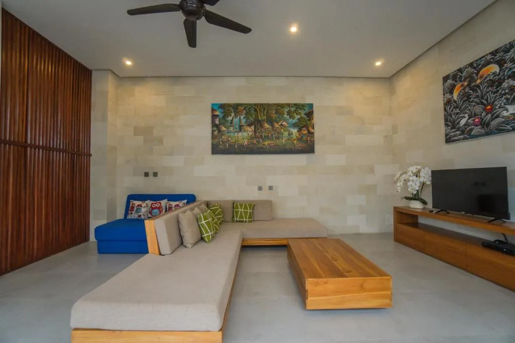 2 BR VILLA IN MUNGGU — image 4