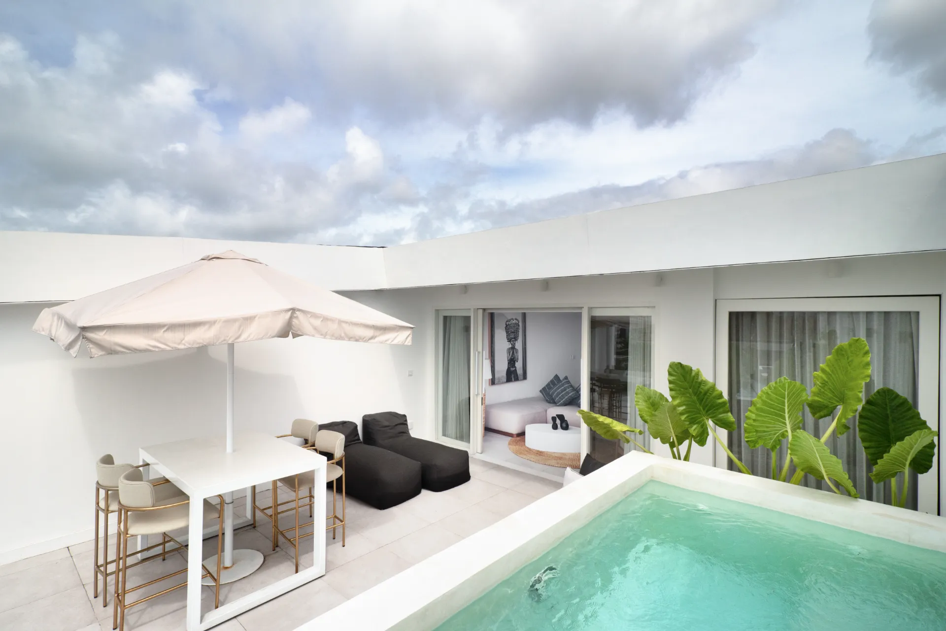 Sky Breeze pool Penthouse - The Cruise Berawa
