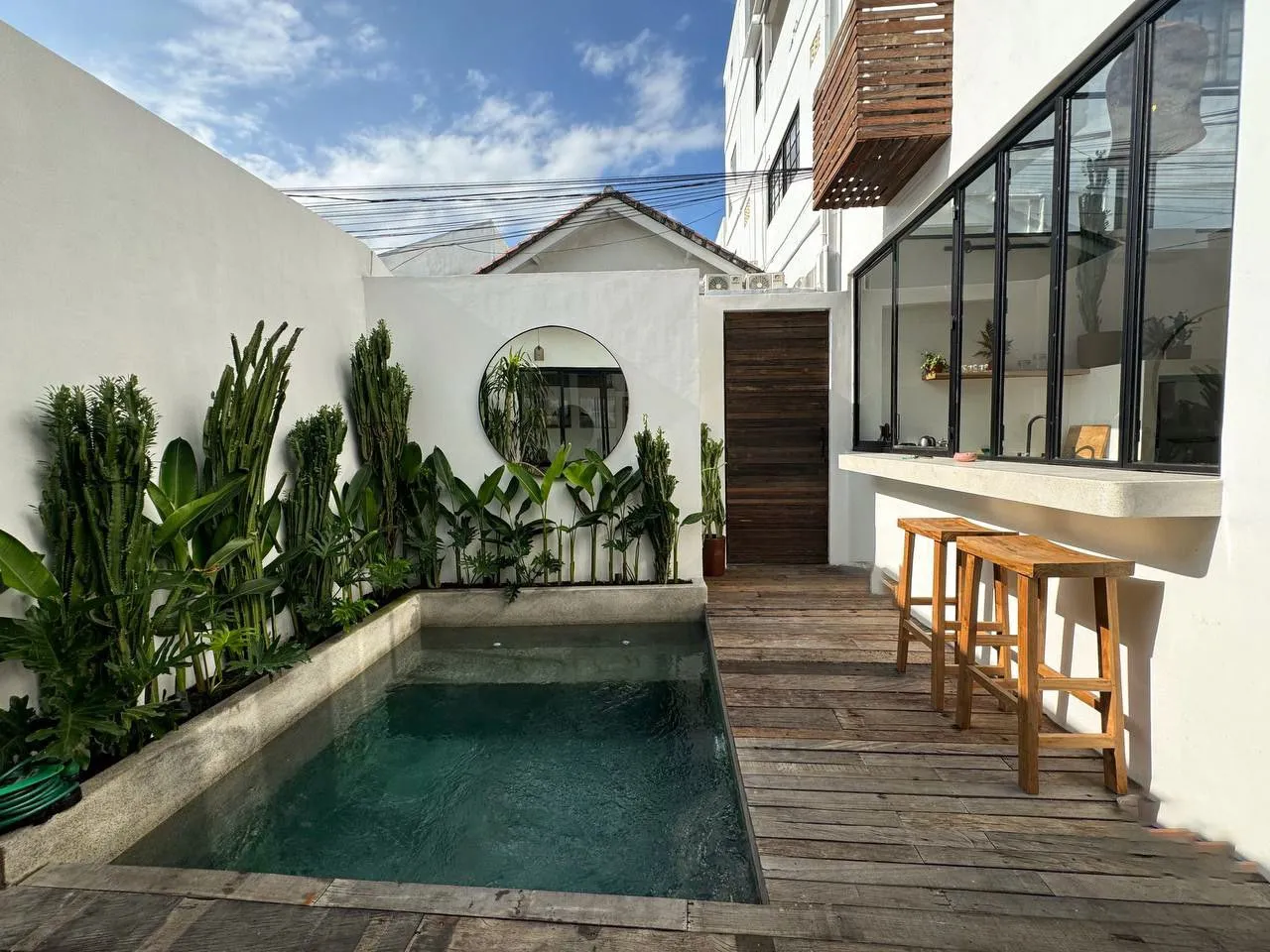 Casa Guru - Stylish Tropical Villa with Private Pool in Berawa — image 1