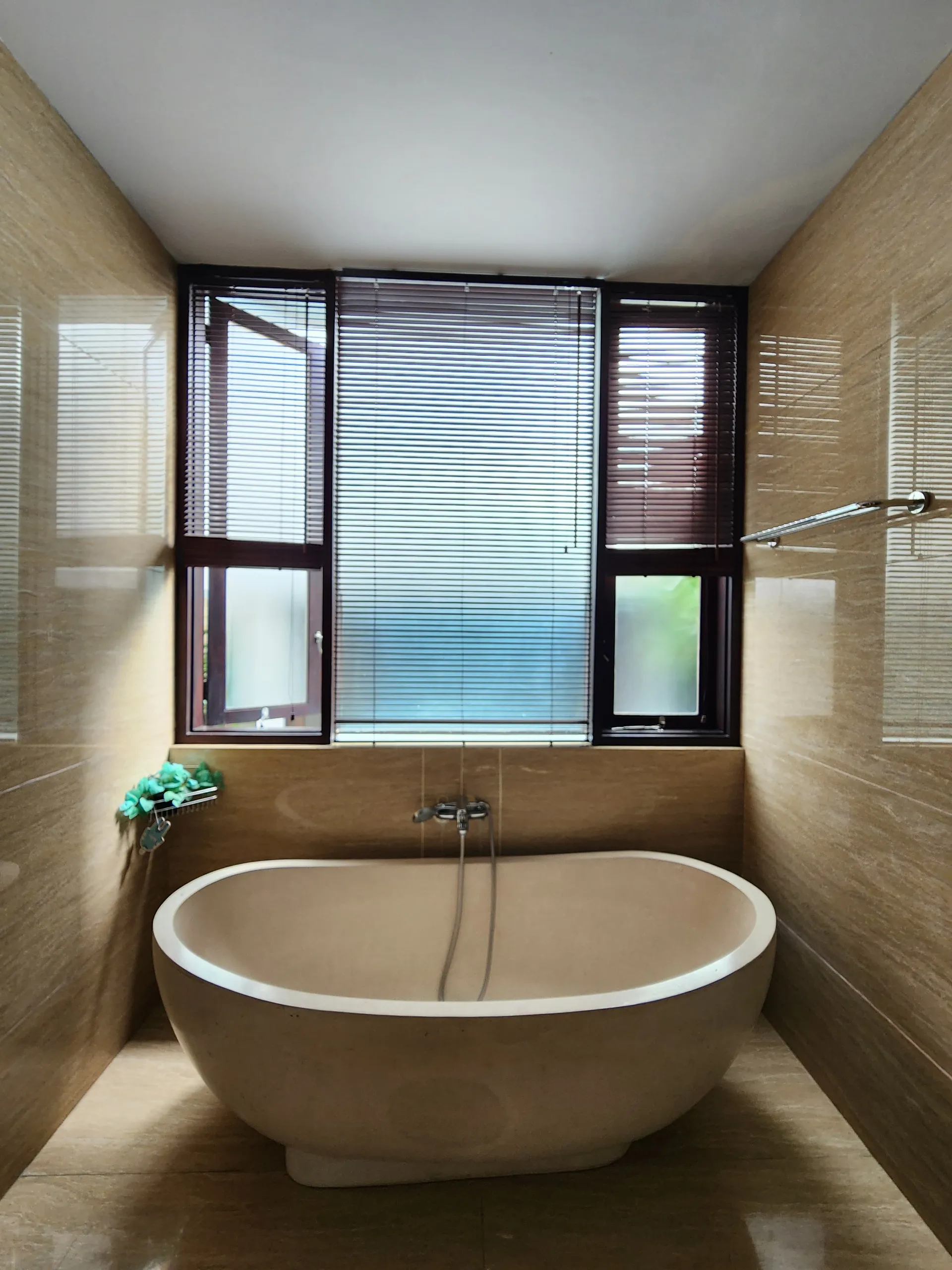 DO 307 - FOR RENT MODERN QUIET VILLA NUSA DUA — image 3