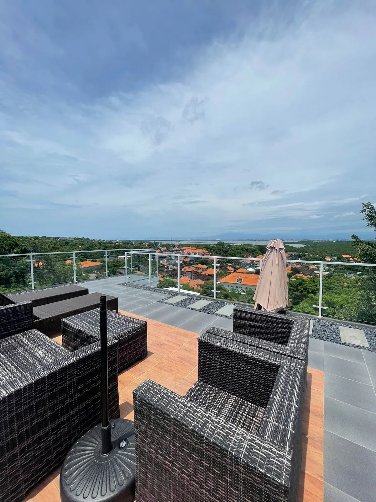 DO 361 - For Rent Stunning Villa Nusa Dua Ocean Toll and Sunset View — image 1