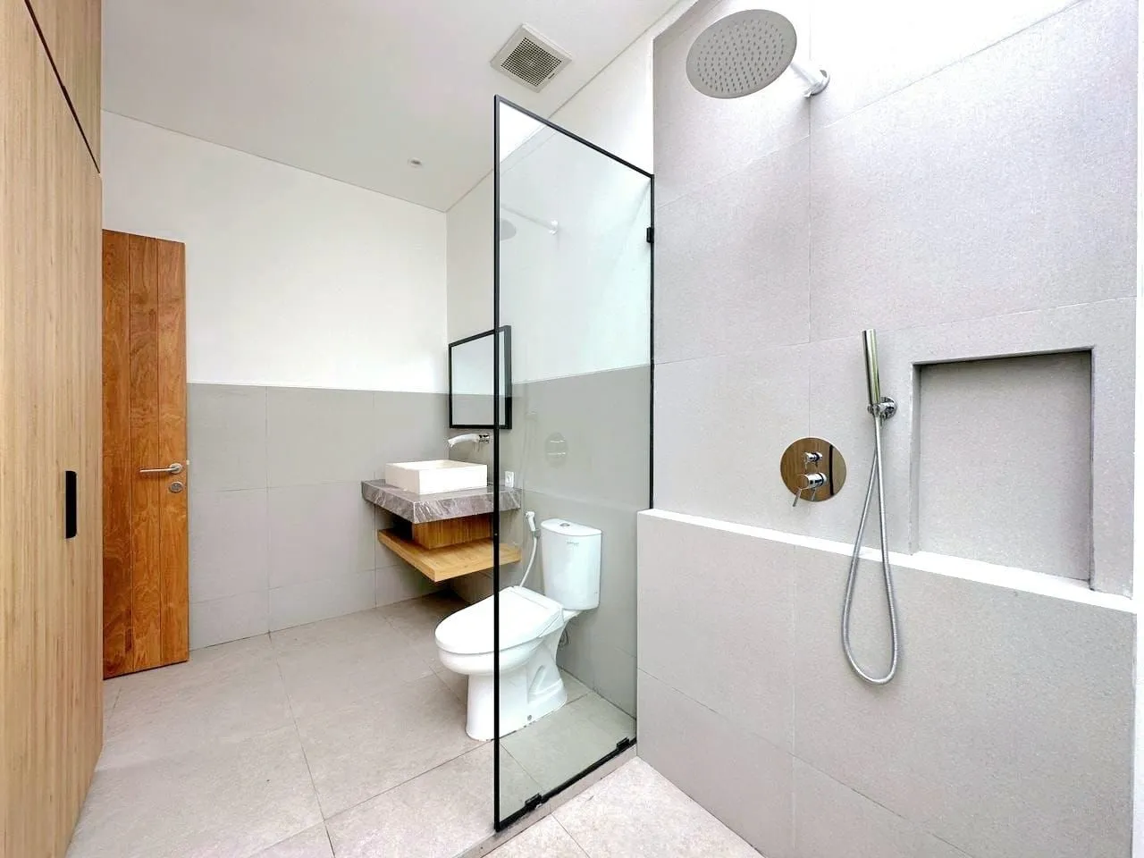 Villa For Rent 2 Bed In Berawa Tibubeneng Bali PO-3948 — image 1