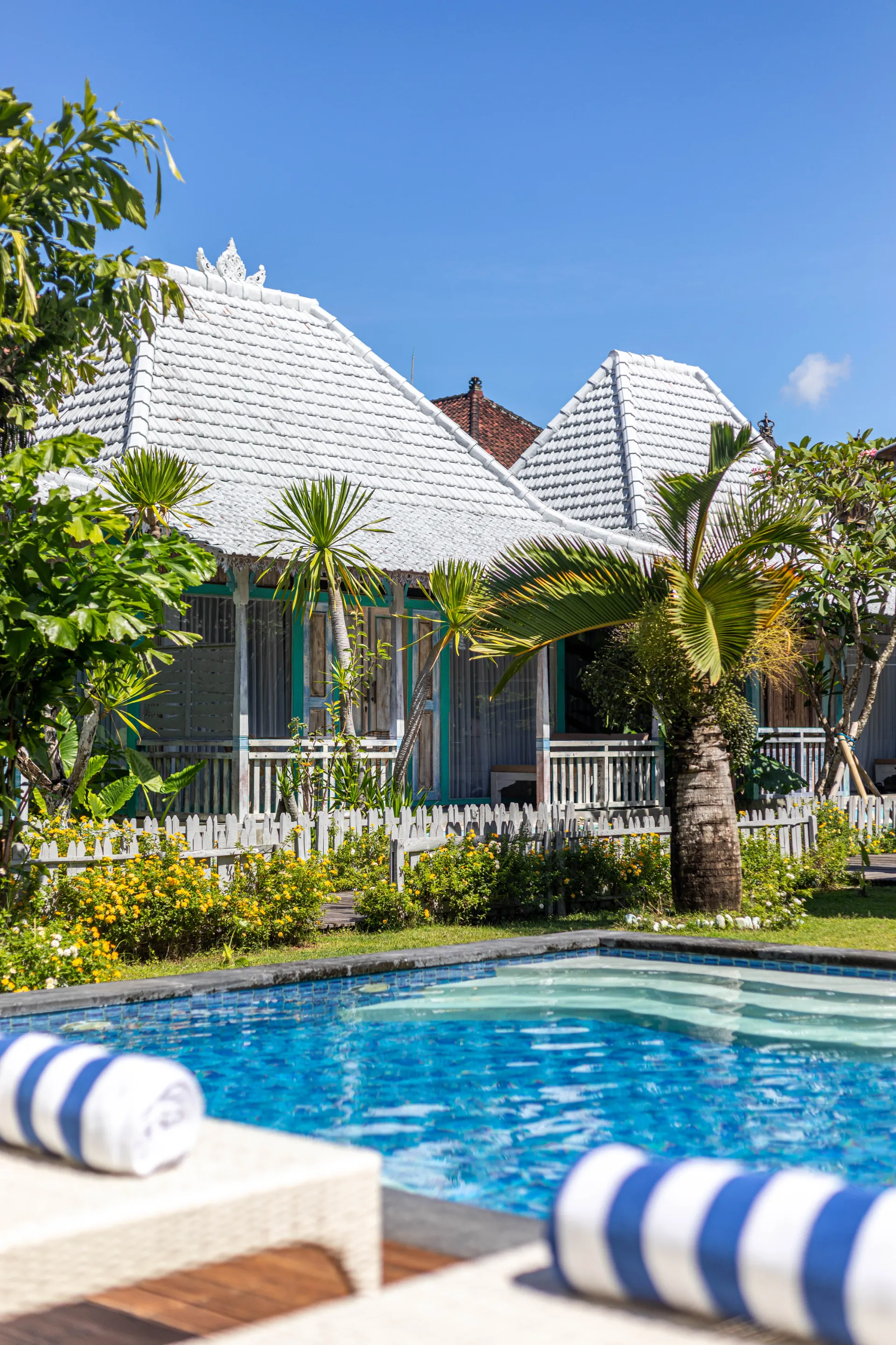 Charming 1BR Garden Villa w/ Pool Balcony & Jacuzzi — image 1