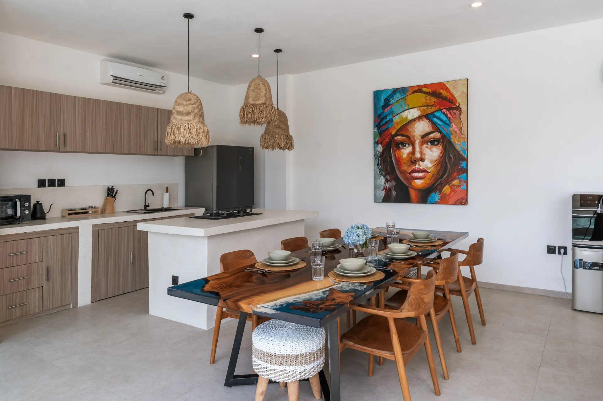 Luxe 3BR Villa w/ Rooftop Billiard & Large Pool – 10 Min to Canggu — image 2