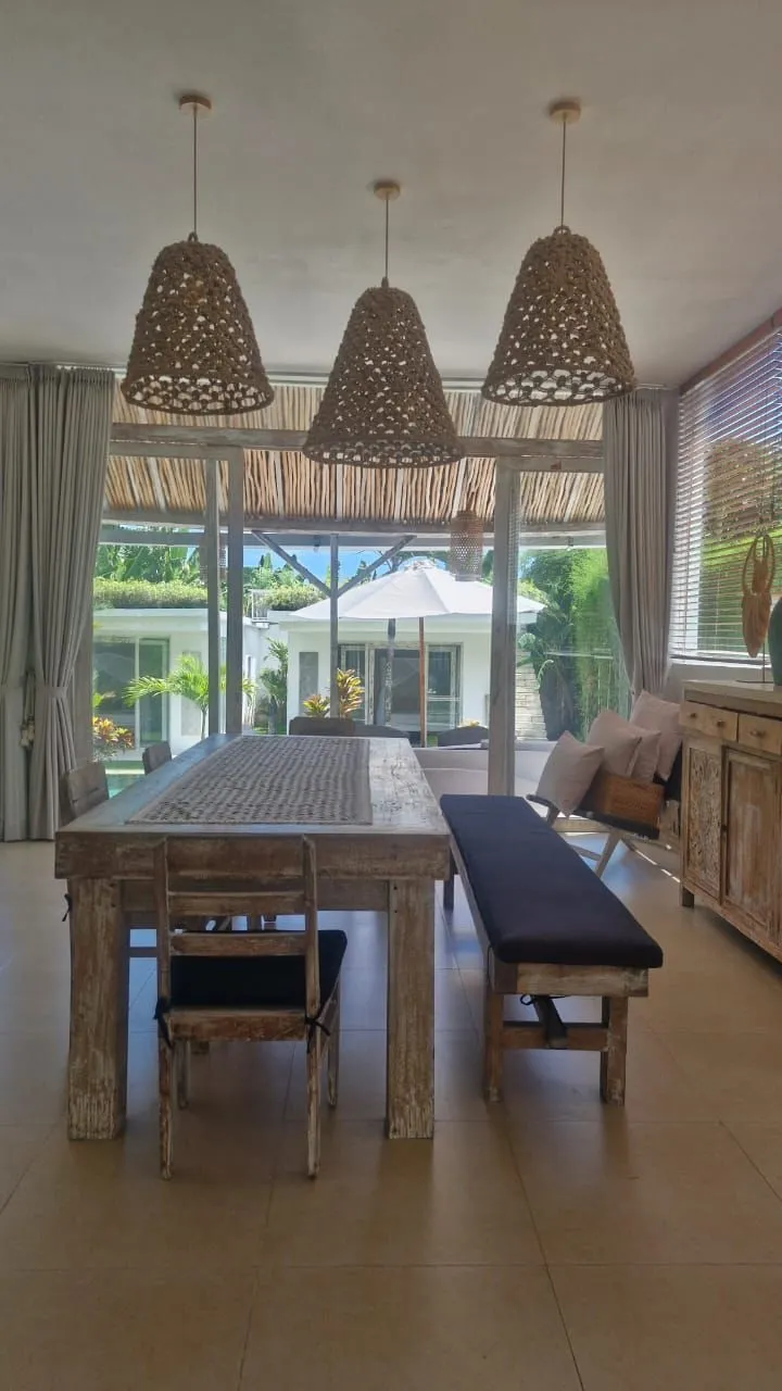 Villa For Rent 4 Bed In BumbakUmalasKerobokan Bali CR-3949 — image 1