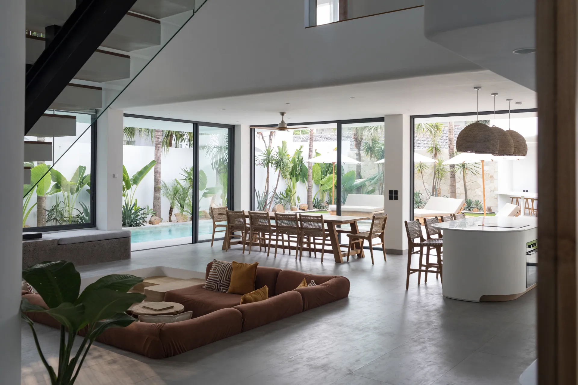 5 BEDROOM LUXURY VILLA IN BERAWA - AF601 — image 2