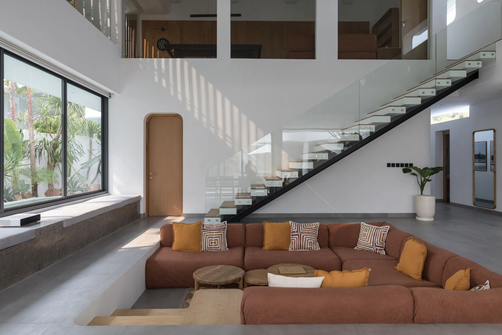 5 BEDROOM LUXURY VILLA IN BERAWA - AF601 — image 3