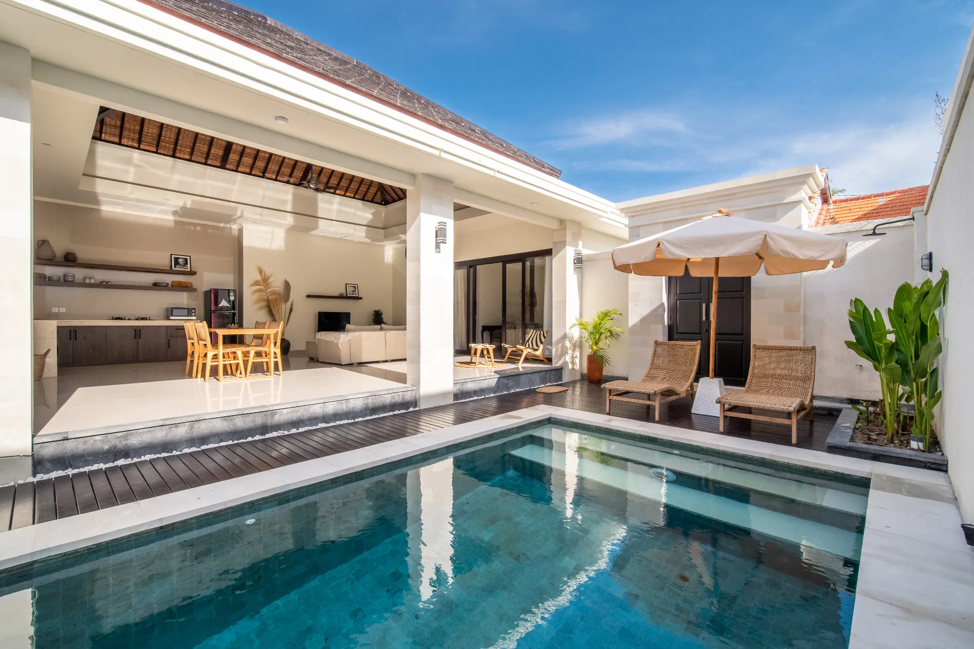 YEARLY RENTAL VILLA IN UMALAS KEROBOKAN AREA - YO29