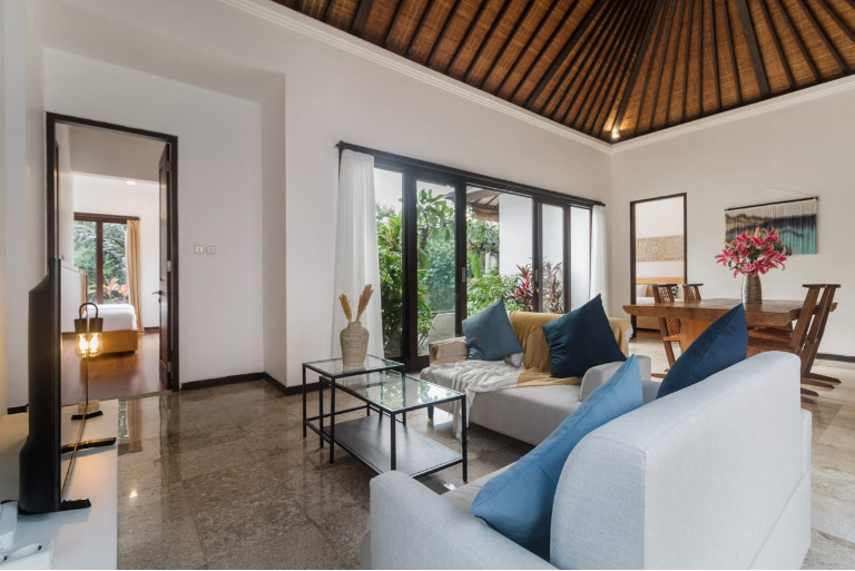 2 bedrooms villa available now — image 1