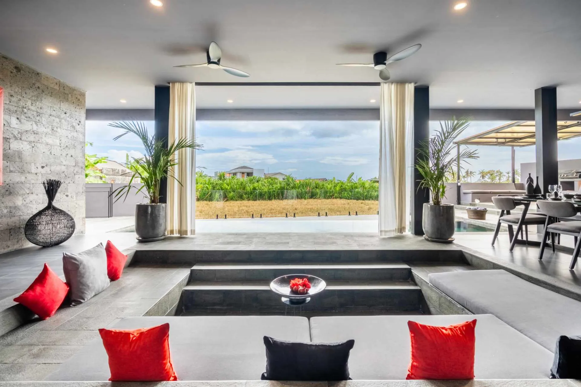 Villa Abu-Abu in Tumbak Bayu