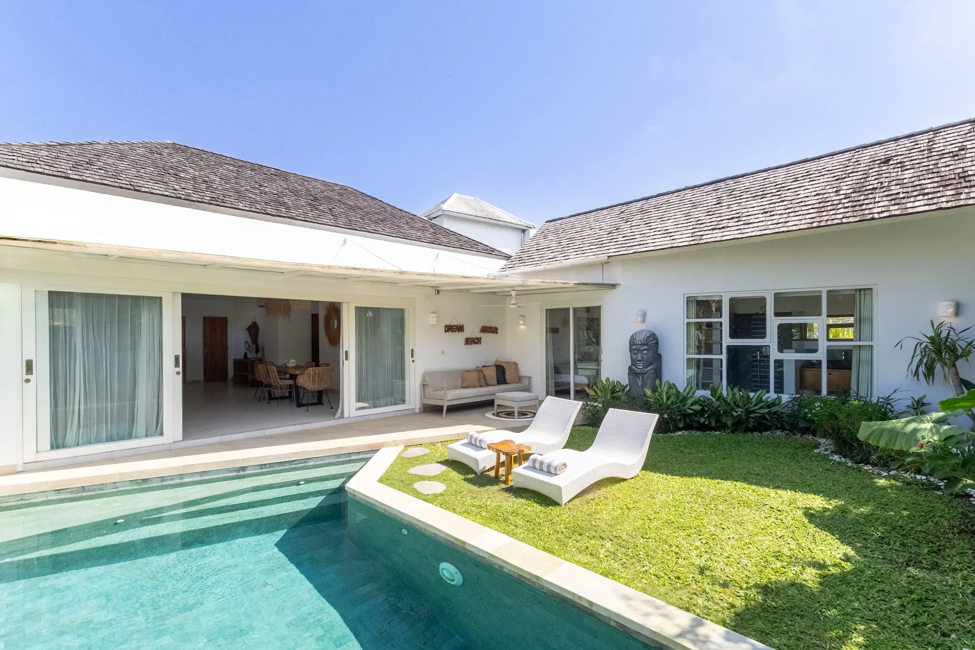 Villa Mylandro - Berawa Vibes | Stylish 3BR Villa with Private Pool — image 1
