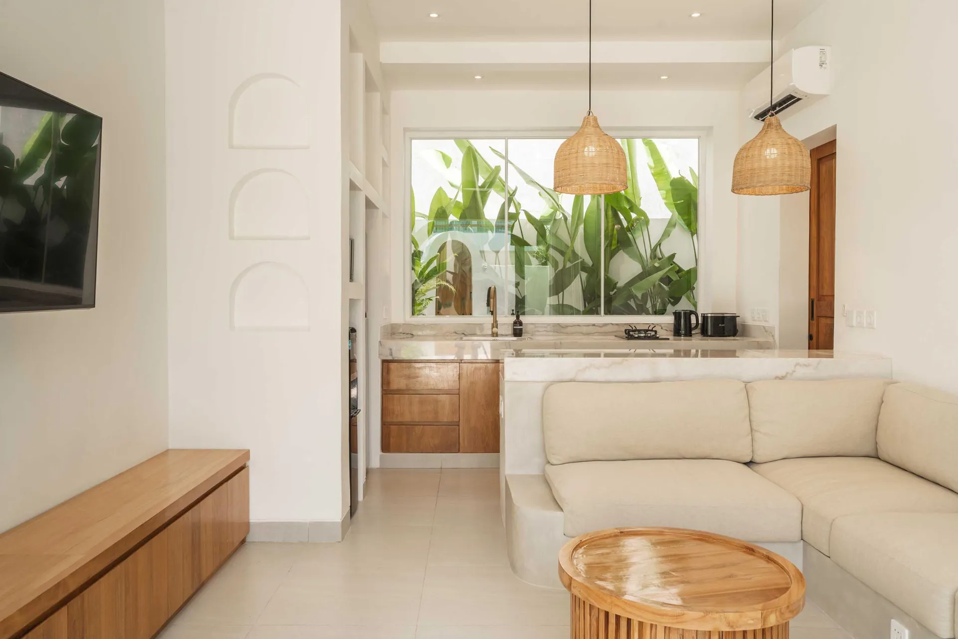 Villa Eraya - Modern 1 BD Villa Near Bingin Beach — image 2