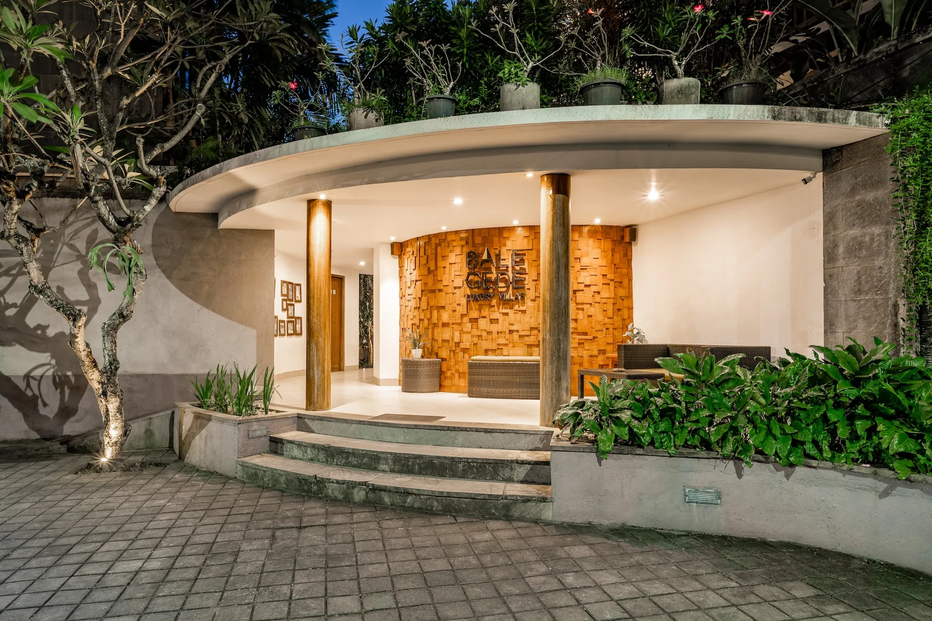 Bale Gede Luxury Villas - 3 Bedroom Villa — image 4