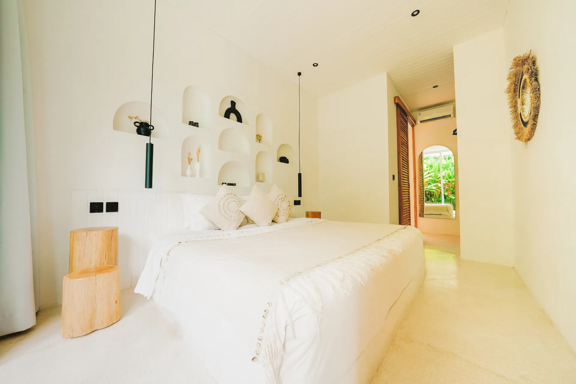 Elegant Two-Bedroom Villa in Bingin — image 1