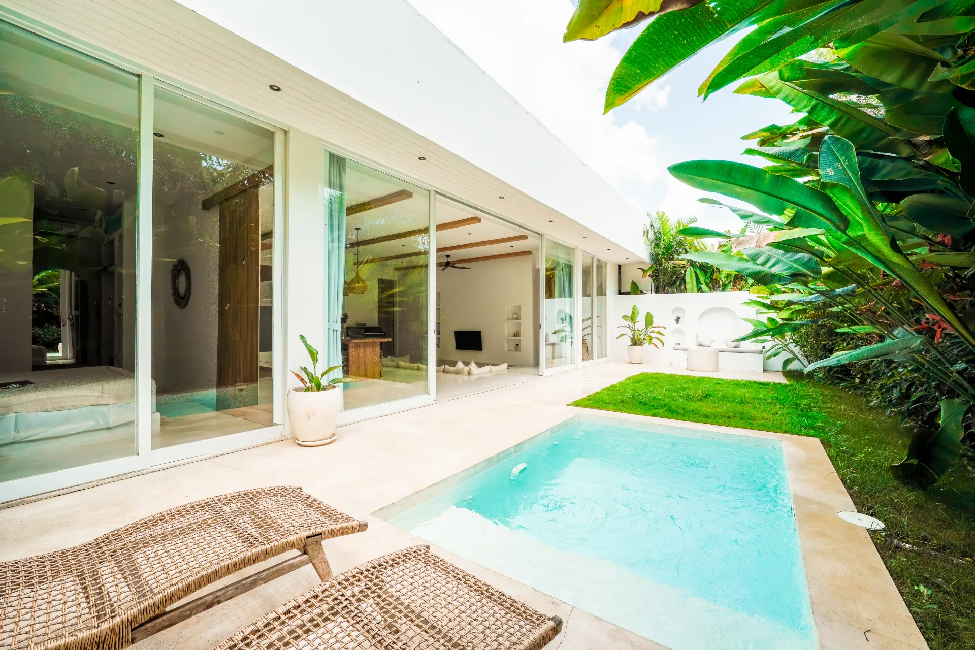 Elegant Two-Bedroom Villa in Bingin