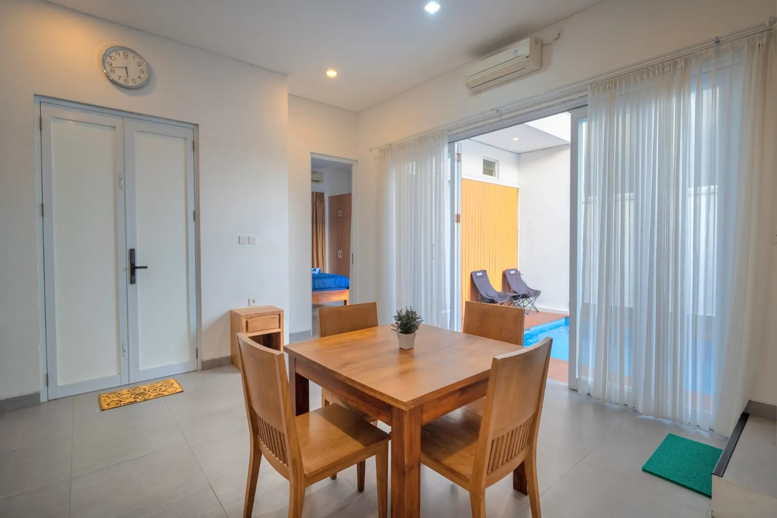 villa for rent tumbak bayuh — image 3