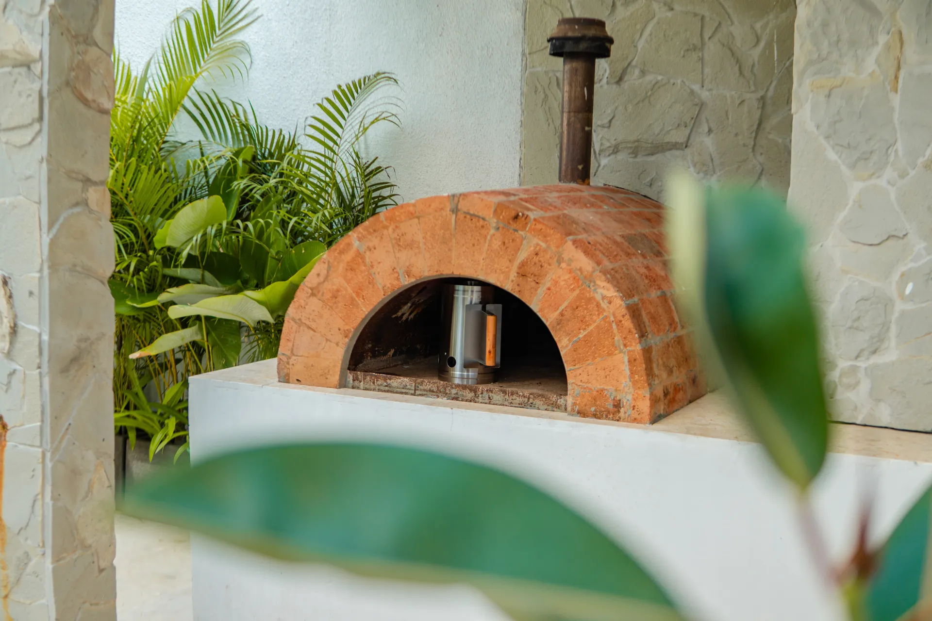 Portal House with BBQ & Cinema area — image 3