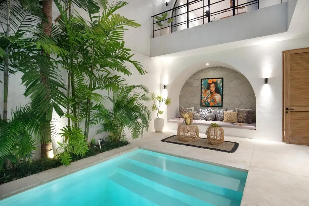 6 BR VILLA IN UMALAS — image 2