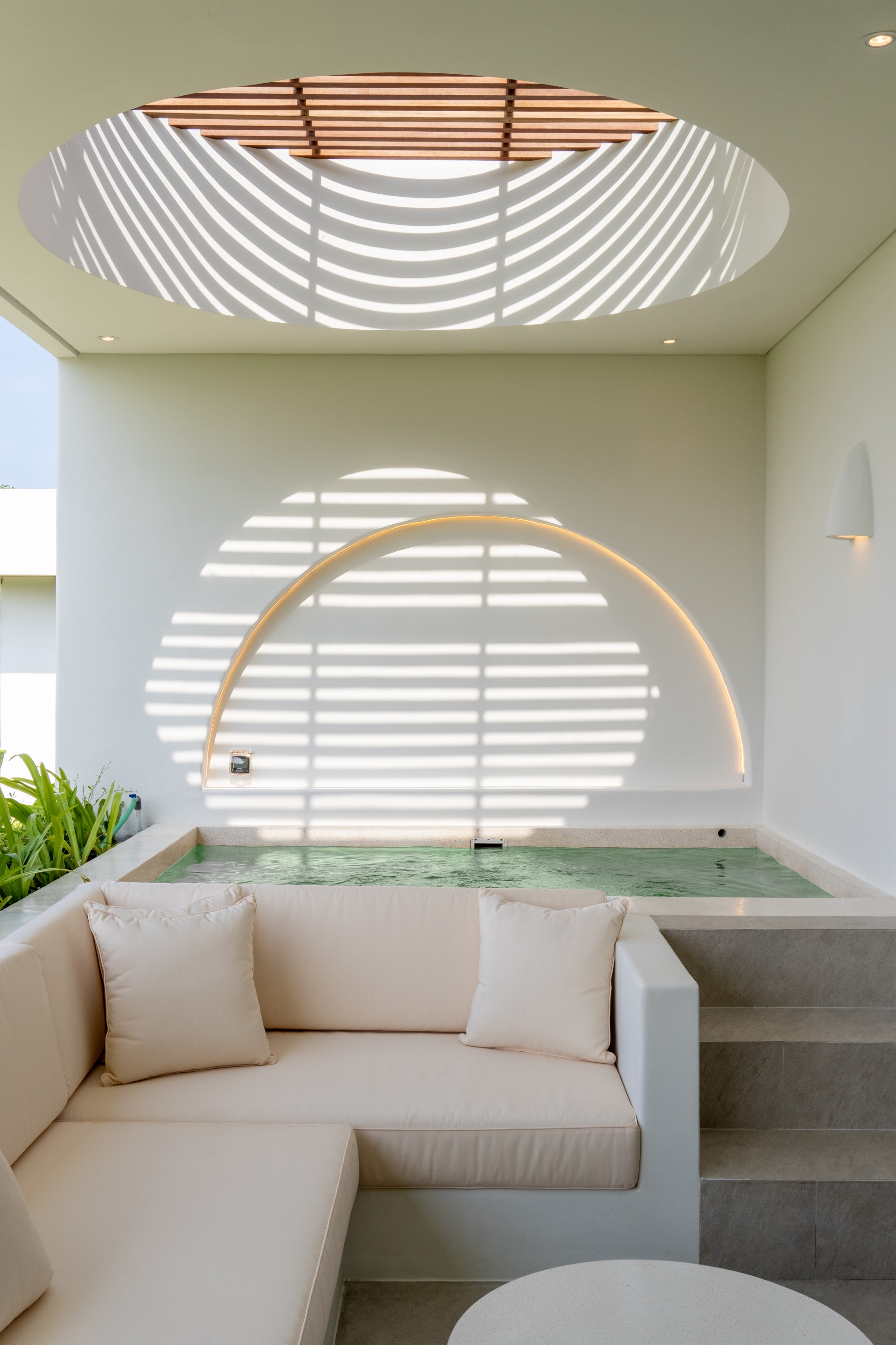 LEASEHOLD 3BR VILLA FULLY FURNISHED NEAR SESEH BEACH — image 4