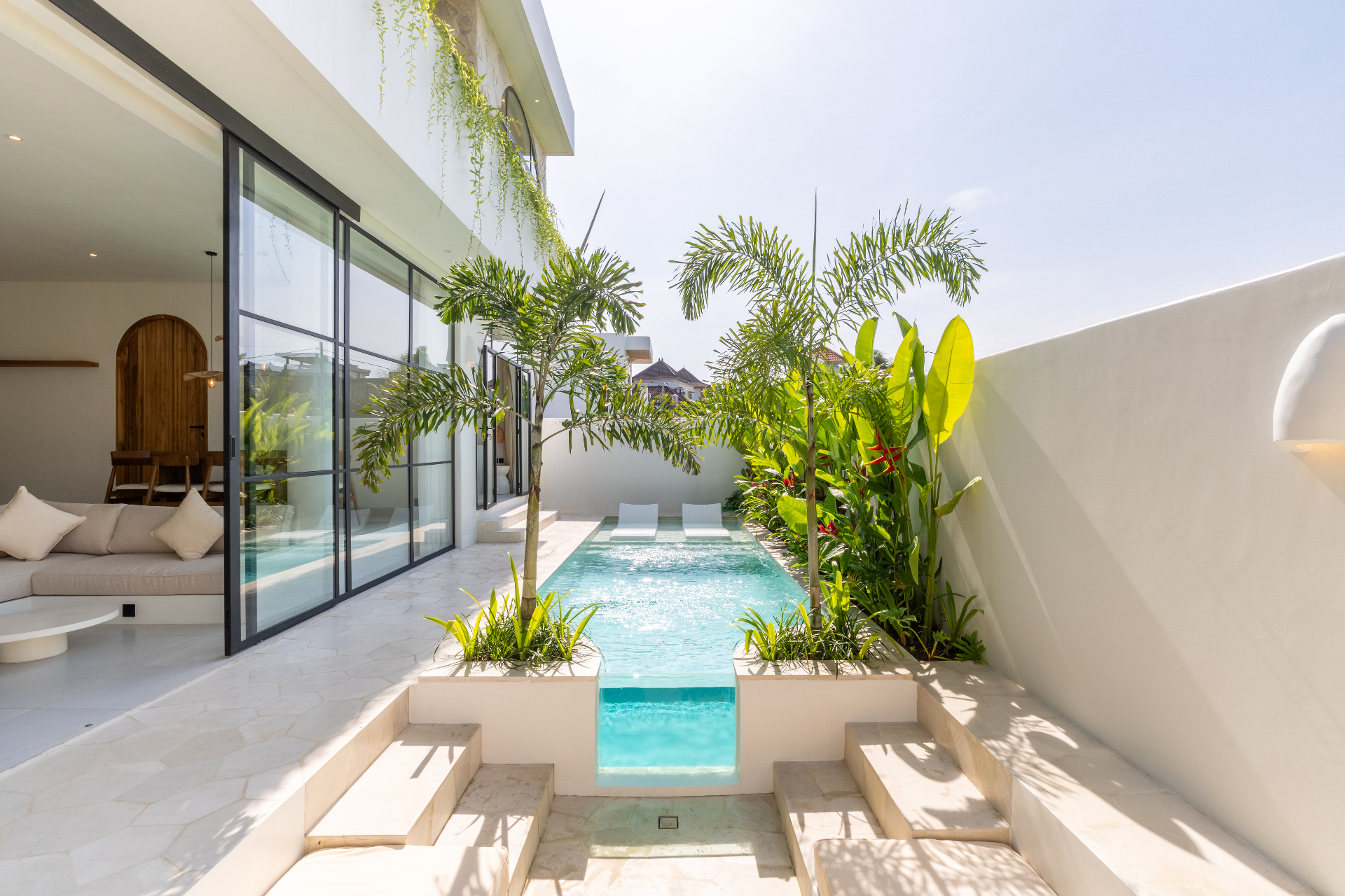 LEASEHOLD 3BR VILLA FULLY FURNISHED NEAR SESEH BEACH