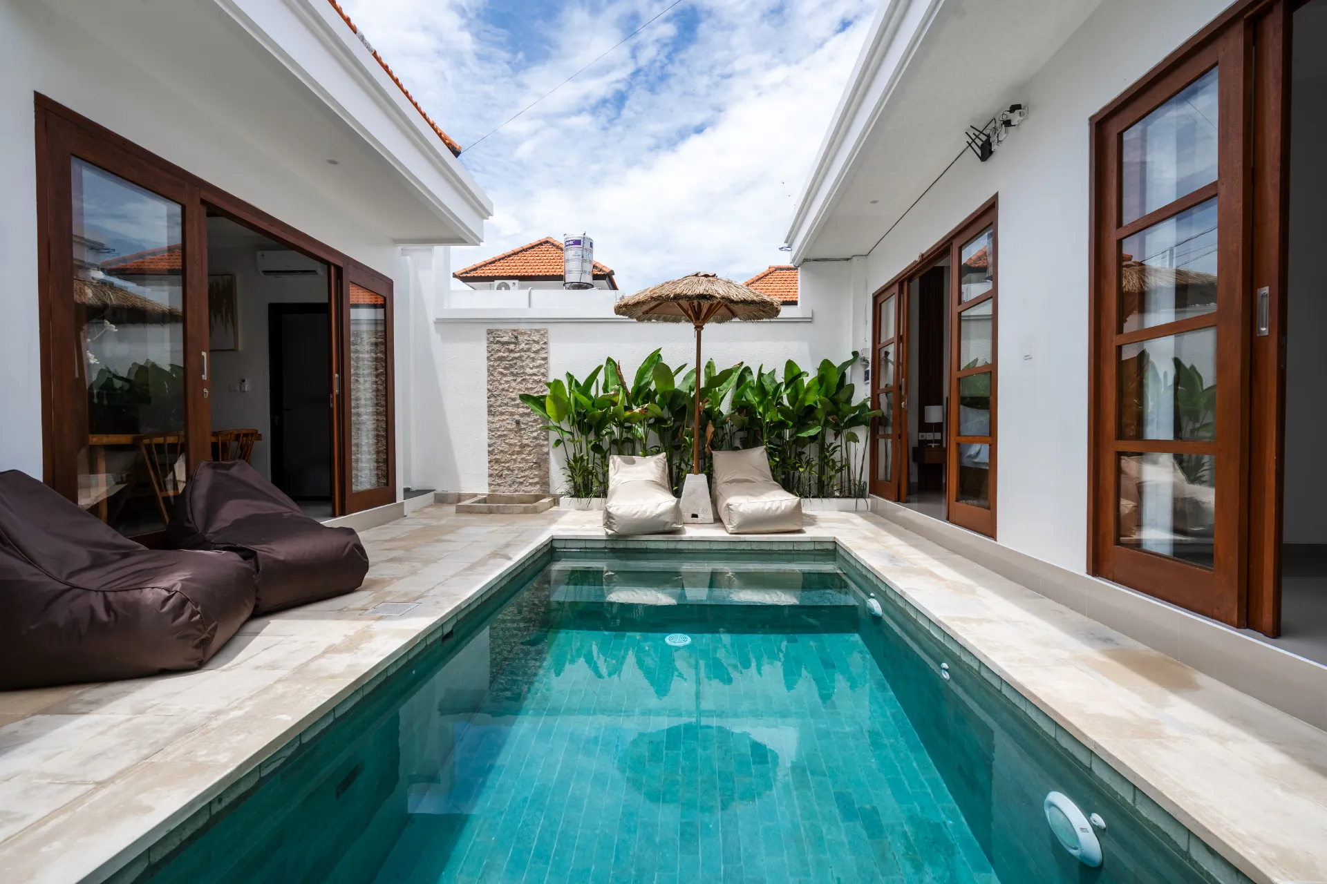 Villa Anna - 2BR Fully equipped Beachside