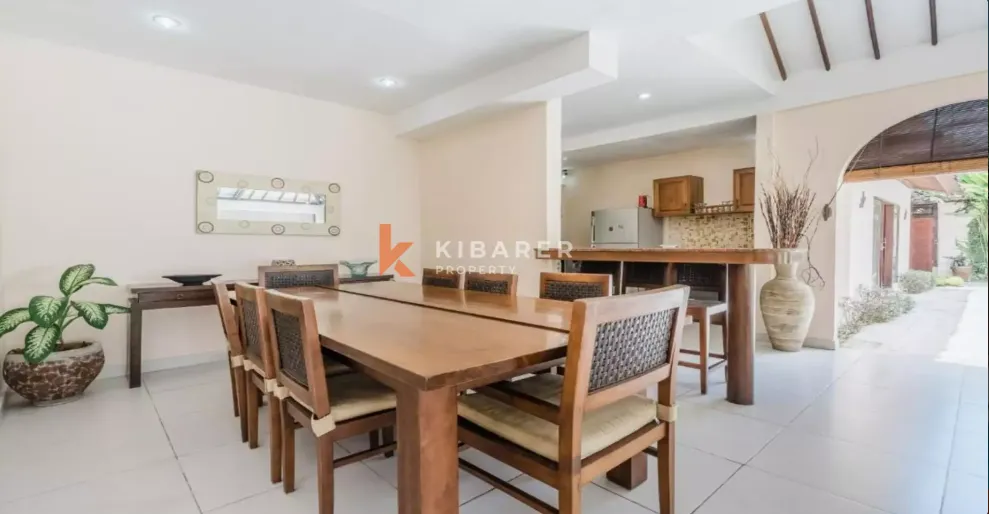 Spacious Four-Bedroom Private Villa with Pool in Seminyak YRR3734 — image 1