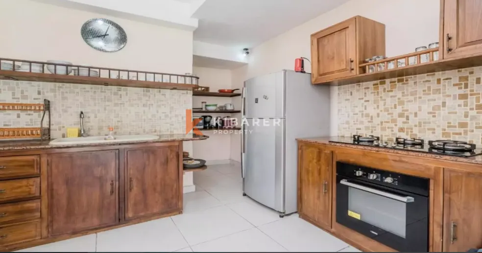 Spacious Four-Bedroom Private Villa with Pool in Seminyak YRR3734 — image 4