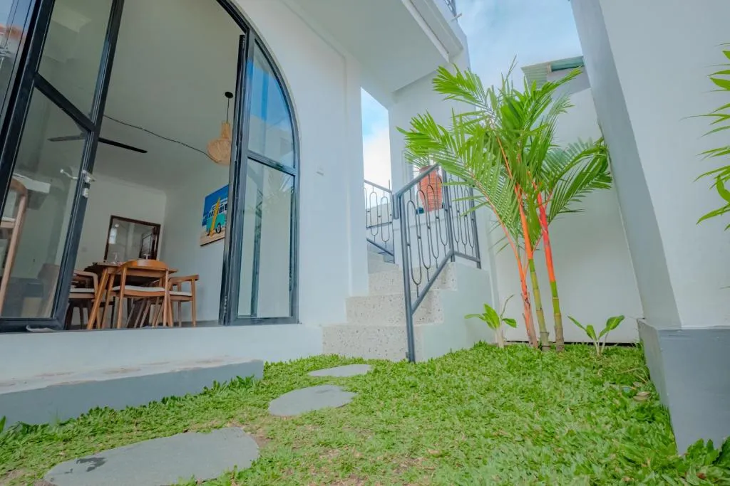 3 BR VILLA IN CANGGU - FREE 1 BIG BIKE — image 1