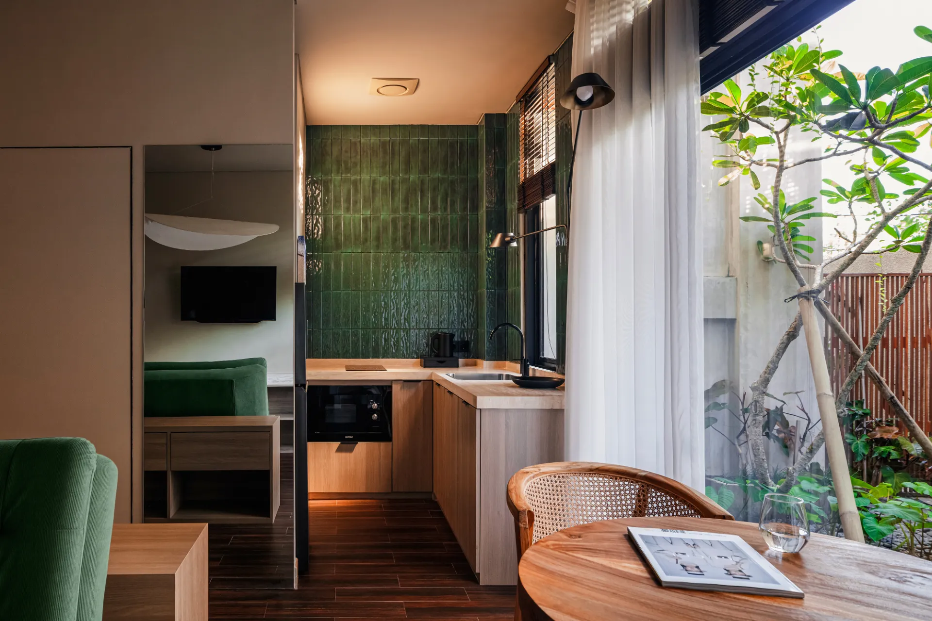 Signature Suite Private Gaerden AVIATOR HOTEL — image 3