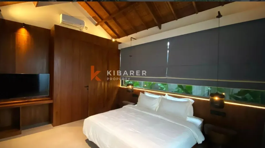 Modern Tropical 3BR Villa with Private Enclosure in Batu Bolong YRV4580 — image 3