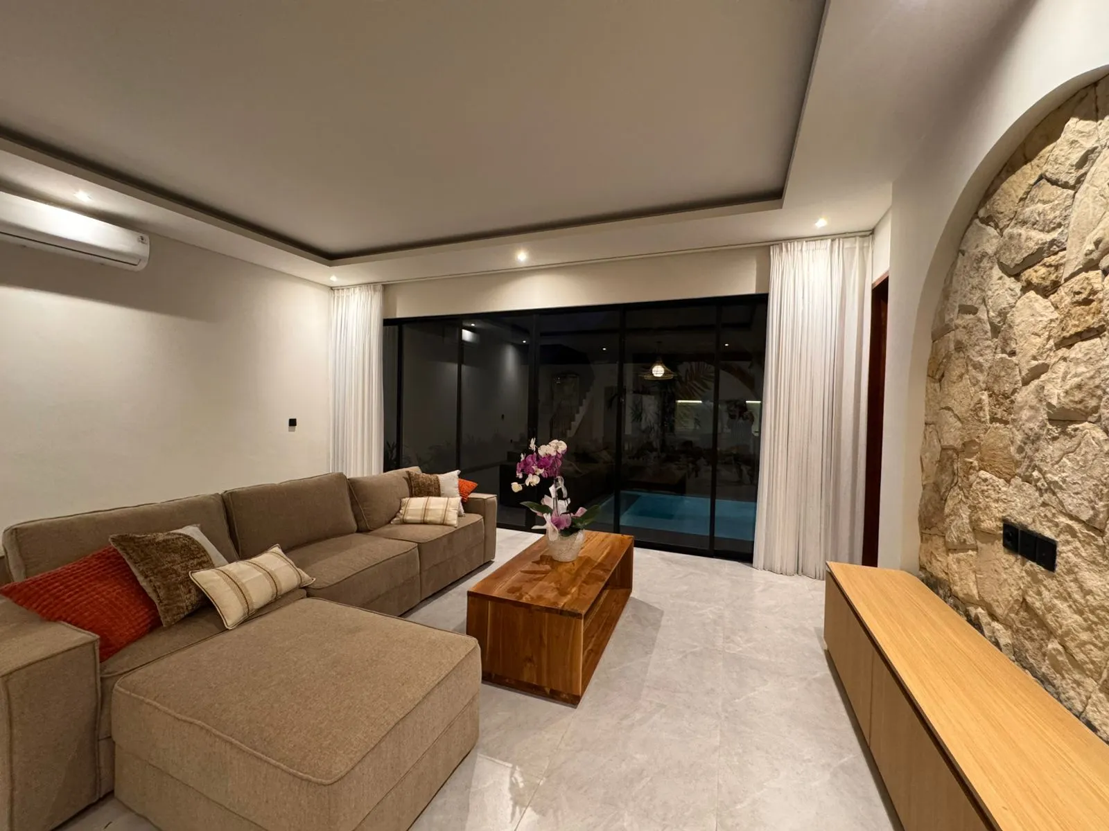 Villa For Rent 3 Bed In Munggu Tabanan Bali EK-3986 — image 4