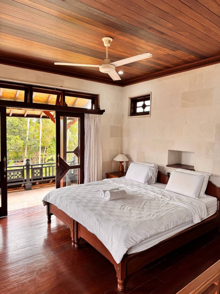 Spacious Two-Story Villa with a Stunning Jungle & Cliff View — Ubud — image 1