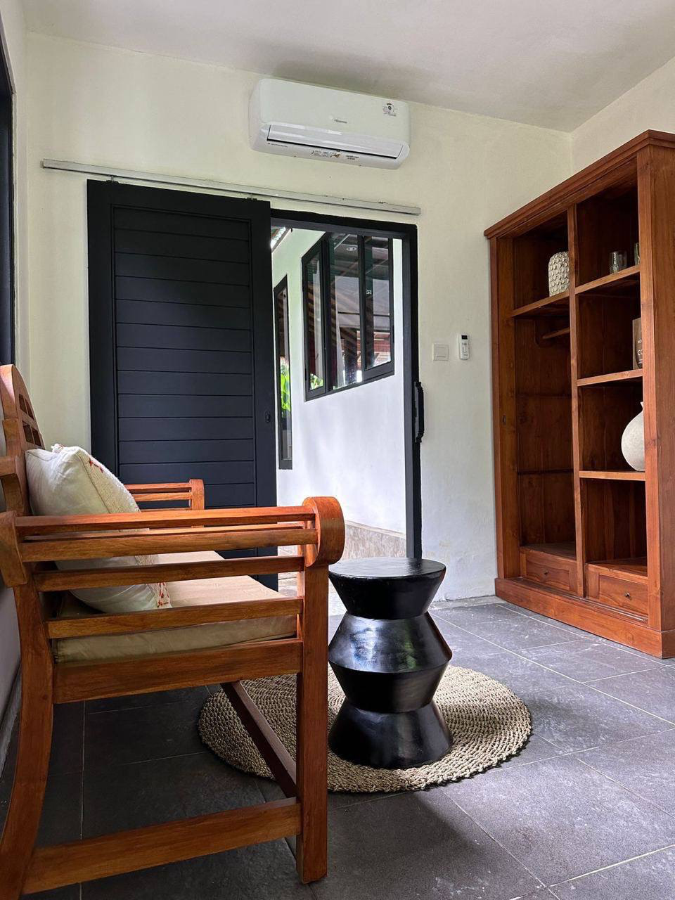 Designer 3-Bedroom Villa with Pool and Garden in Kemenuh Ubud — image 2