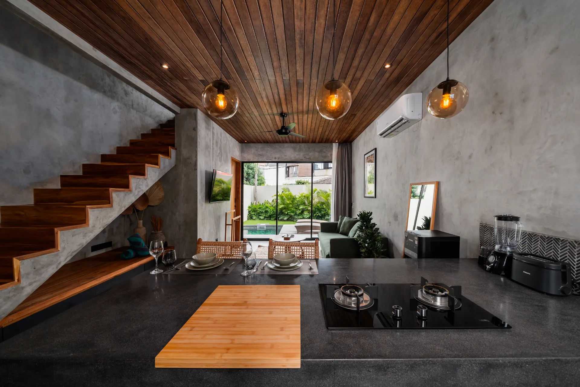 Brand-New 1-Bedroom Villa in Padang Linjong Canggu — image 1