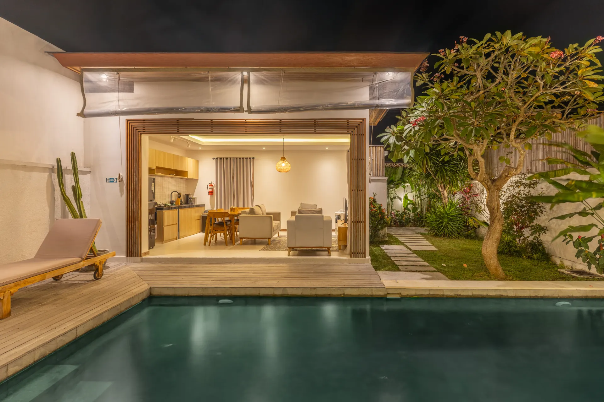 Bernard - Uluwatu 2BR Tropical Villa | Pool Near Beaches — image 1