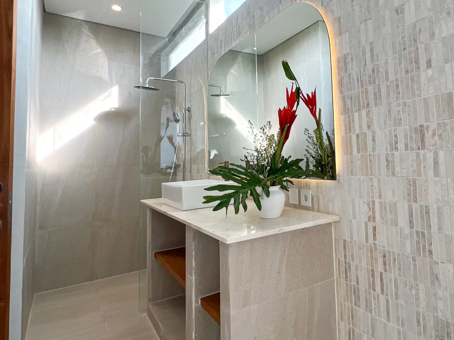 Brand new - modern Villa close to the beach — image 1