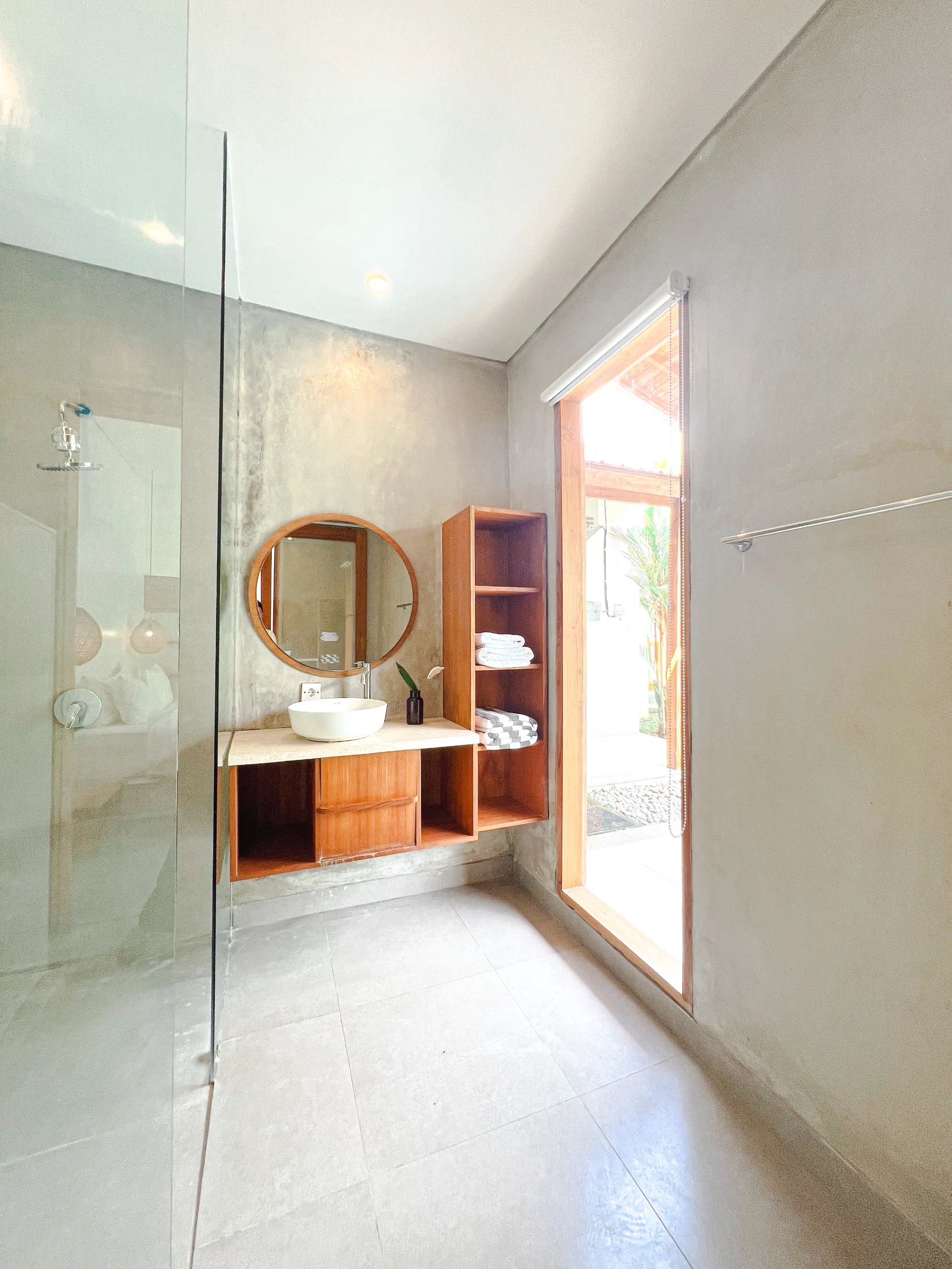 1 BR Villa Seseh – Walk to Cafés & Coworking — image 3