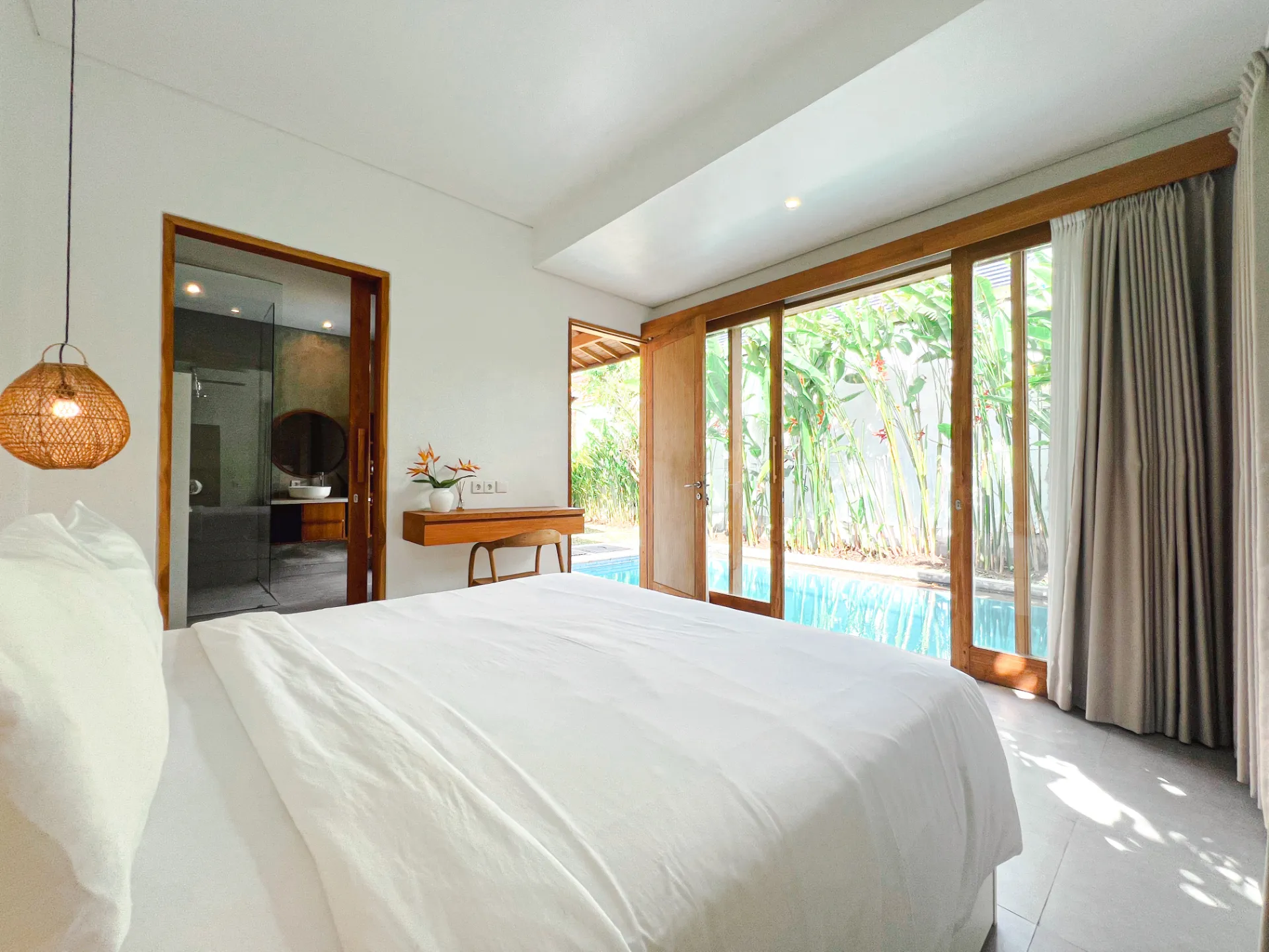 1 BR Villa Seseh – Walk to Cafés & Coworking — image 1