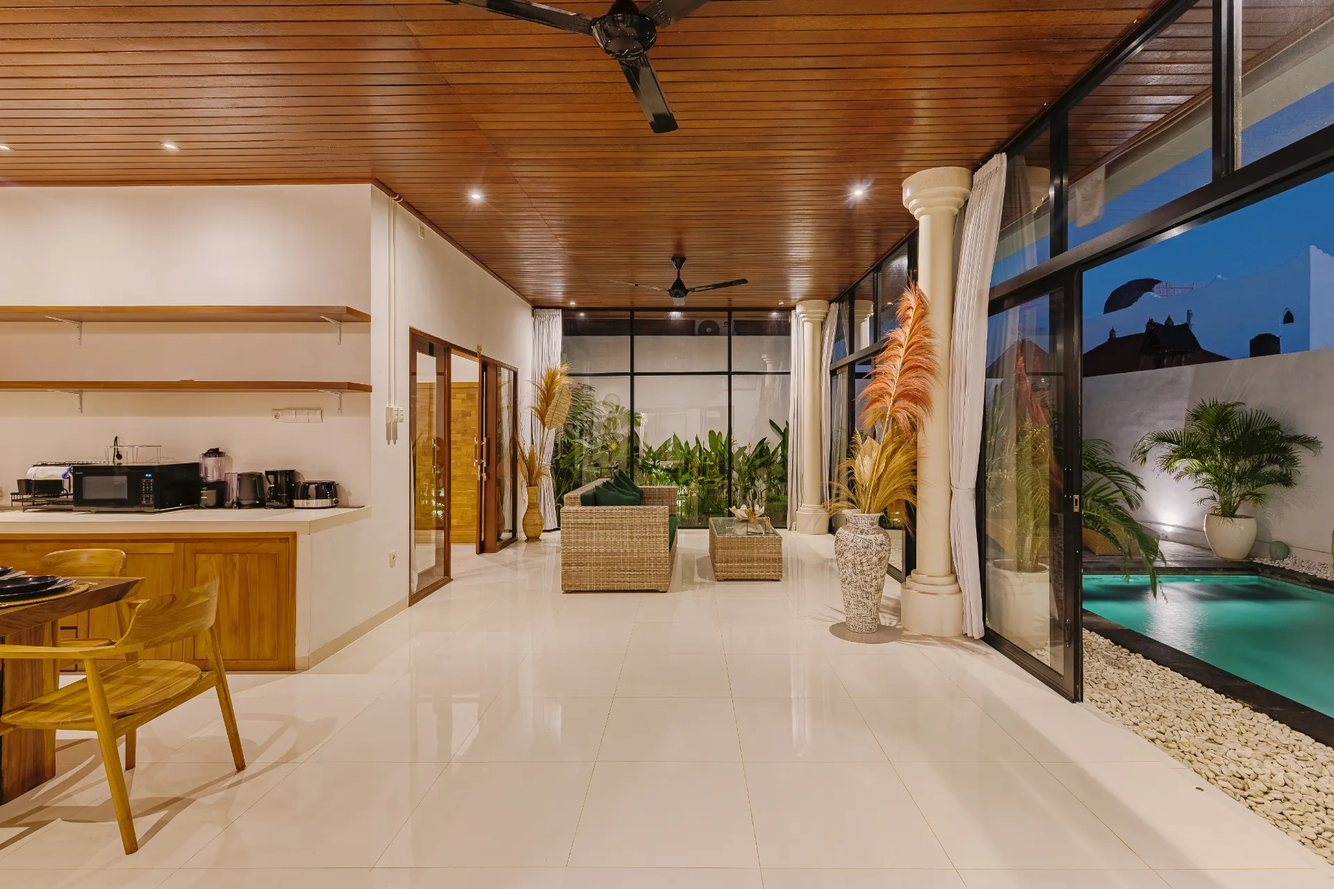 Arizona - Promo! 3BR Pererenan Villa | Near Beach & Cafés — image 3