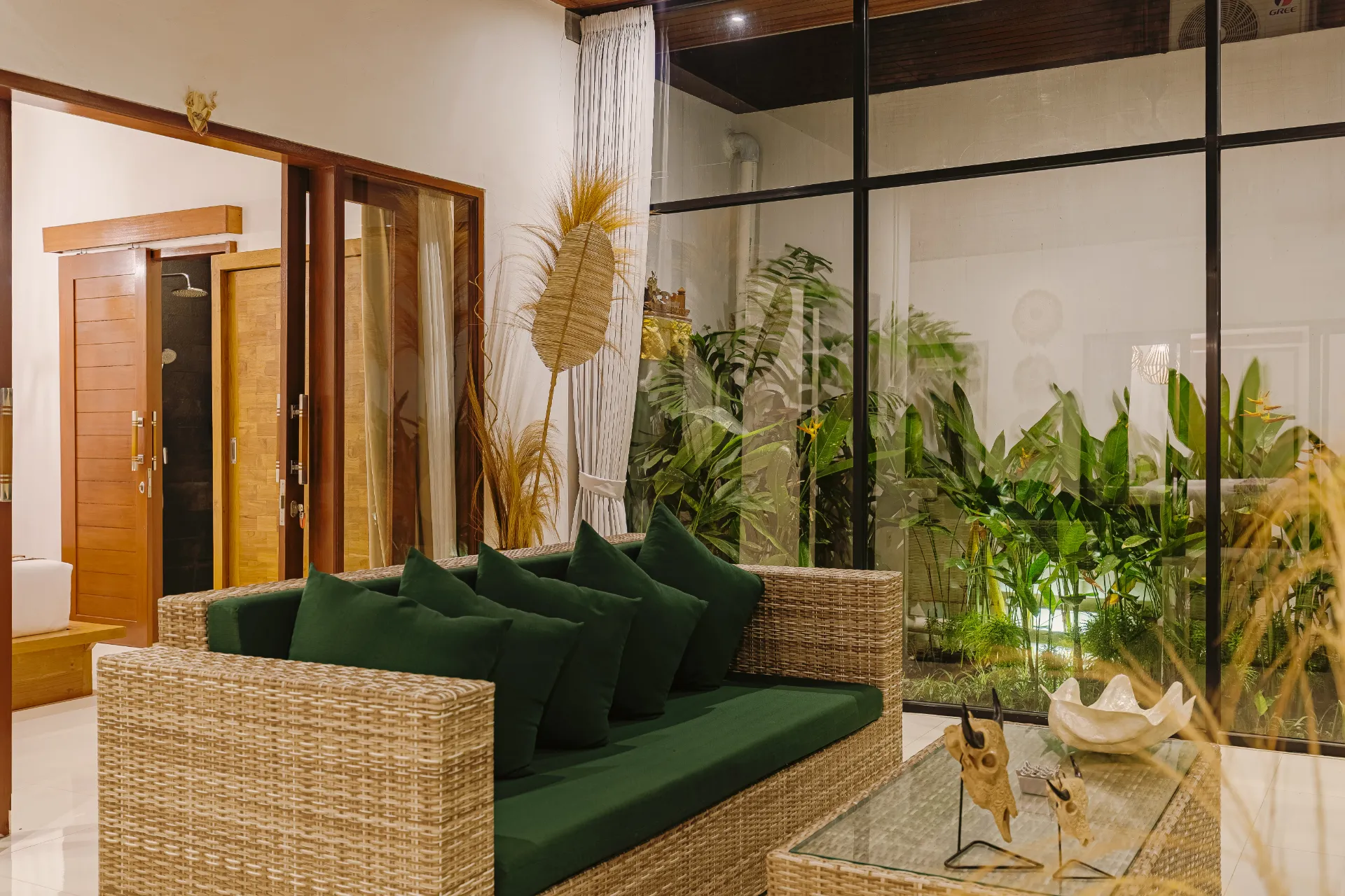 Arizona - Promo! 3BR Pererenan Villa | Near Beach & Cafés — image 2