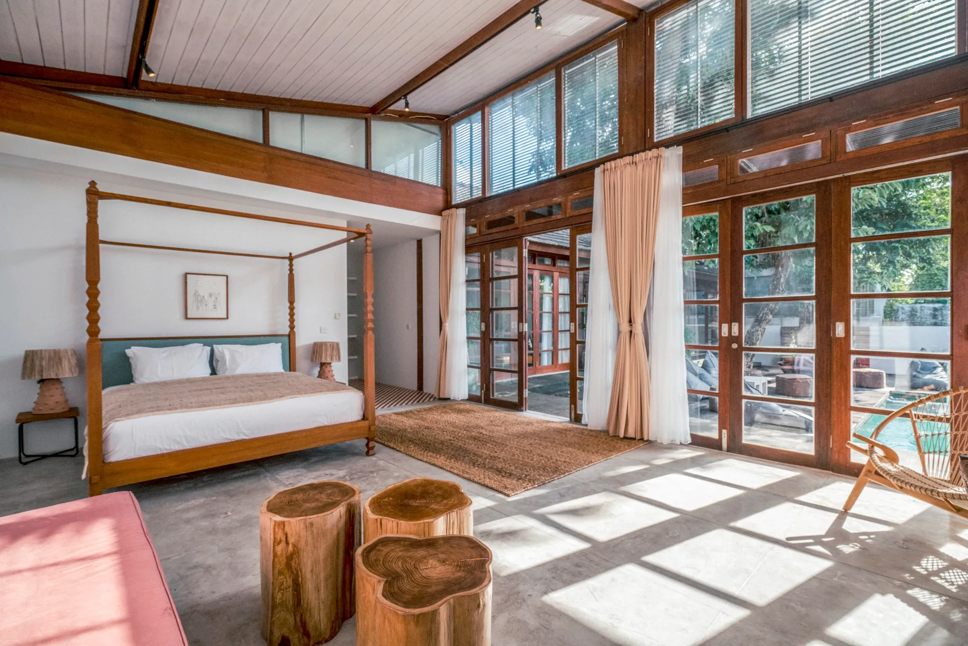 Spacious Cozy Room in Batu Belig | coworking space — image 3