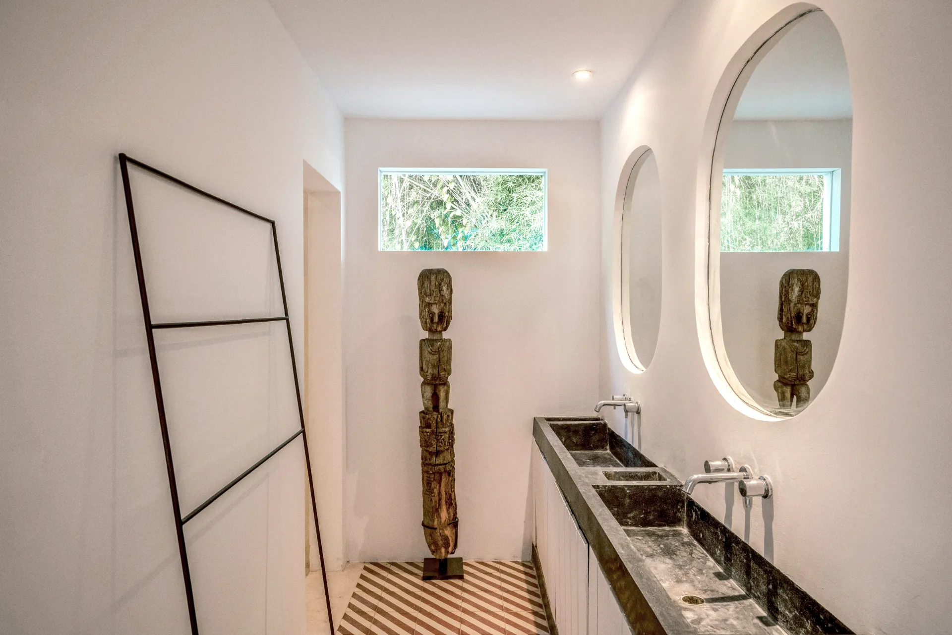 Spacious Cozy Room in Batu Belig | coworking space — image 1