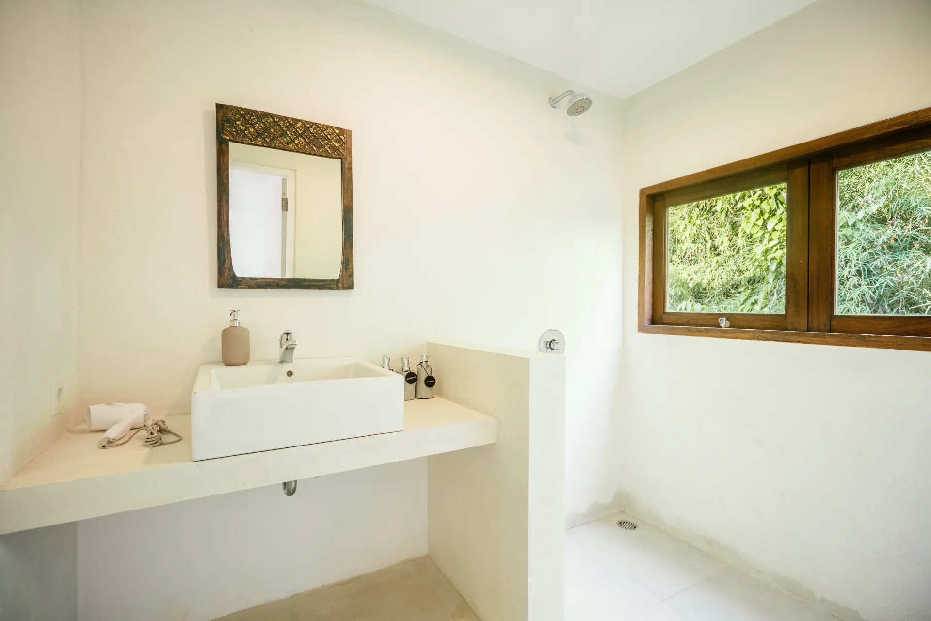 Boutique Suite Between Seminyak & Canggu — image 2