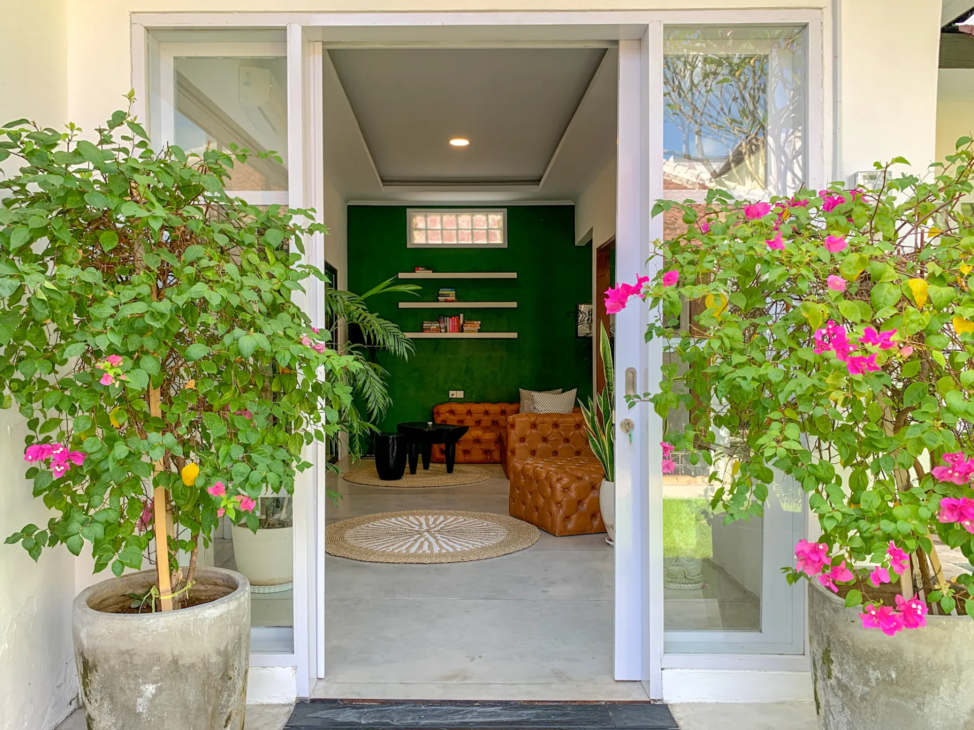Charming Tropical Private Pool Villa in Canggu — image 3