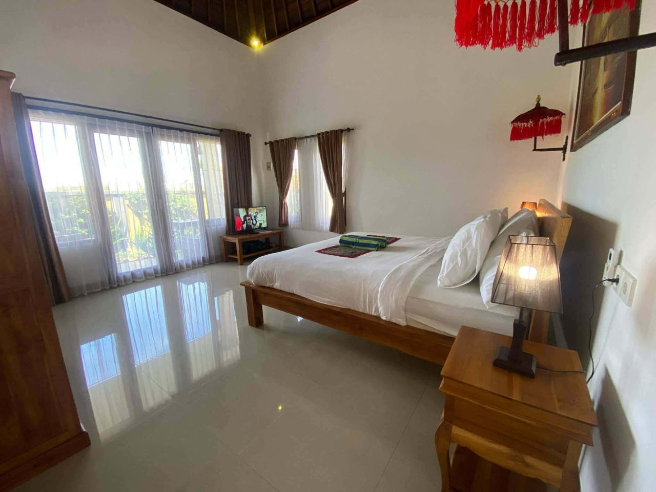 Stunning 2-Bedroom Villa with Rice Field Views — image 2